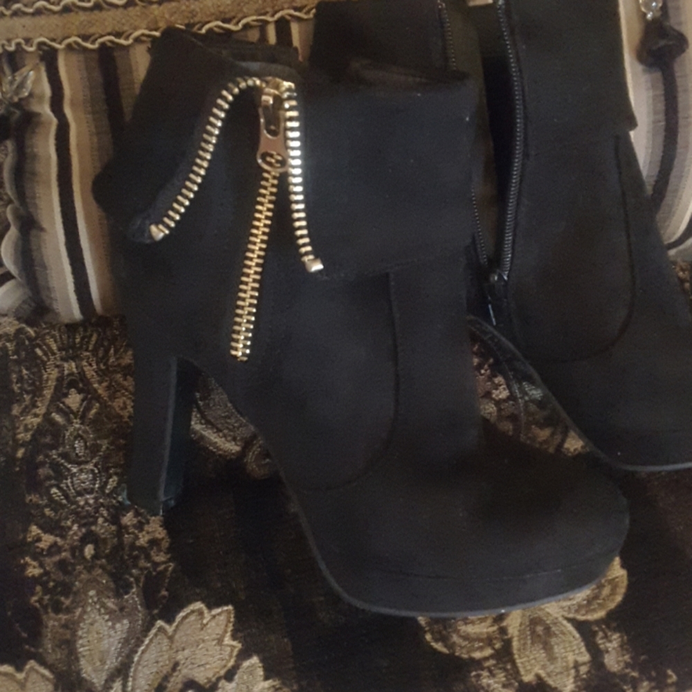 Ankle boots